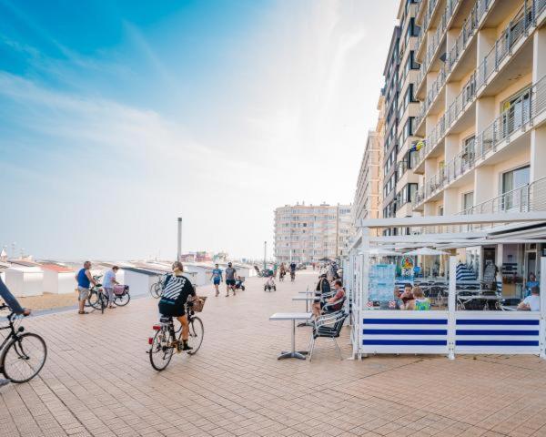 2 Slaapkamer Appartement Op De Zeedijk Van Oostende. Екстериор снимка