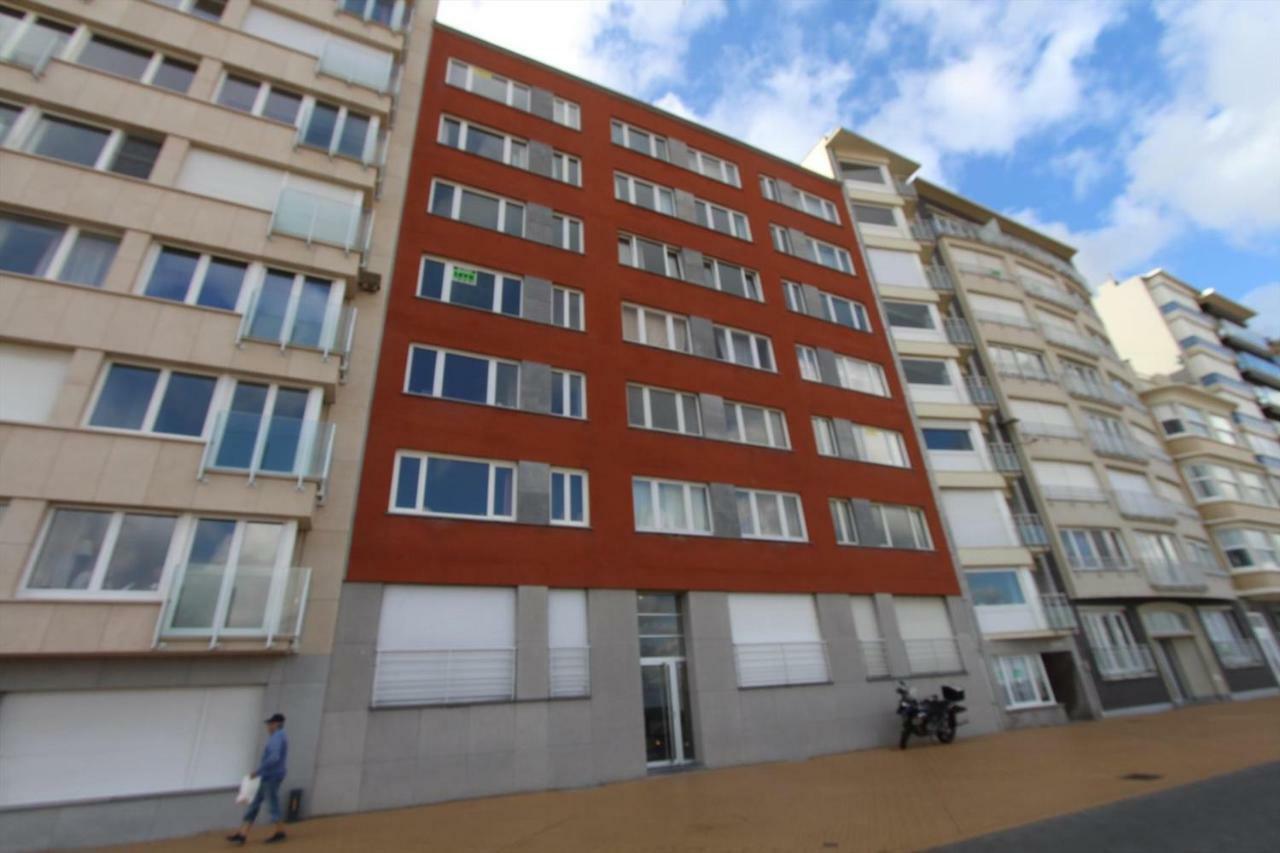 2 Slaapkamer Appartement Op De Zeedijk Van Oostende. Екстериор снимка
