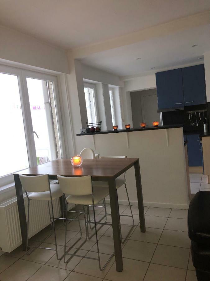 2 Slaapkamer Appartement Op De Zeedijk Van Oostende. Екстериор снимка