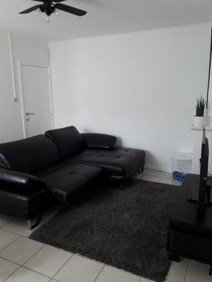 2 Slaapkamer Appartement Op De Zeedijk Van Oostende. Екстериор снимка
